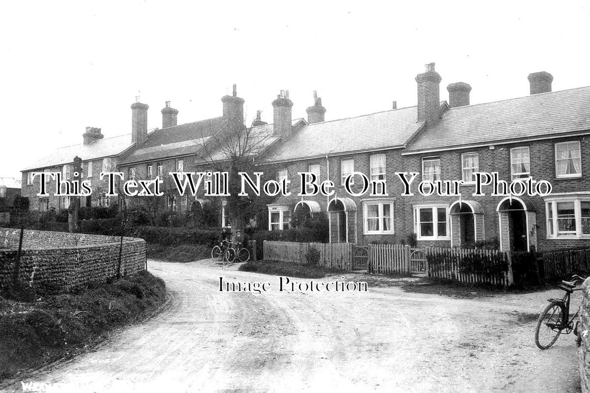 SX 1426 - Werners Hill Houses, Andmering, Sussex