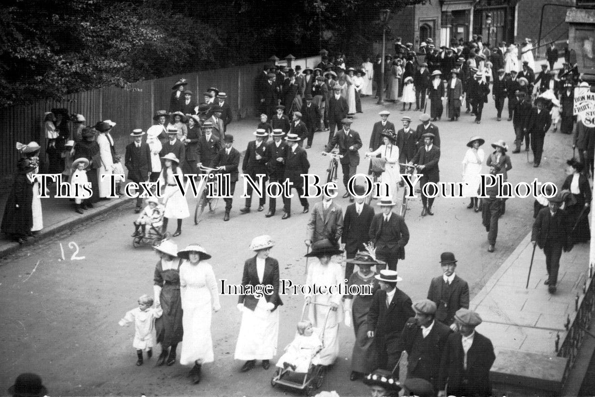 SX 151 - Parade, East Grinstead, Sussex