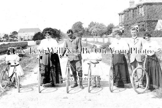 SX 1936 - Group With Bicycles, Worthing, Sussex c1908