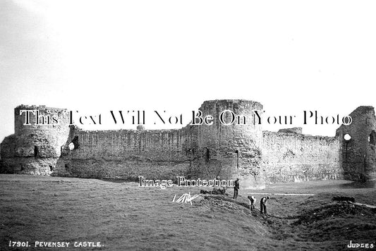 SX 2449 - Pevensey Castle, Sussex