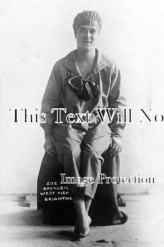 SX 257 - Zoe Brigden, Aquatic Entertainer, West Pier, Brighton, Sussex