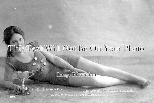 SX 2735 - Zoe Brigden Aquatic Entertainer, West Pier, Brighton, Sussex