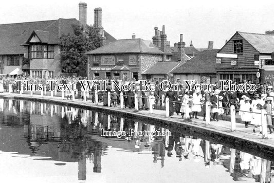 SX 3104 - Church Parade, Lindfield, Sussex c1915