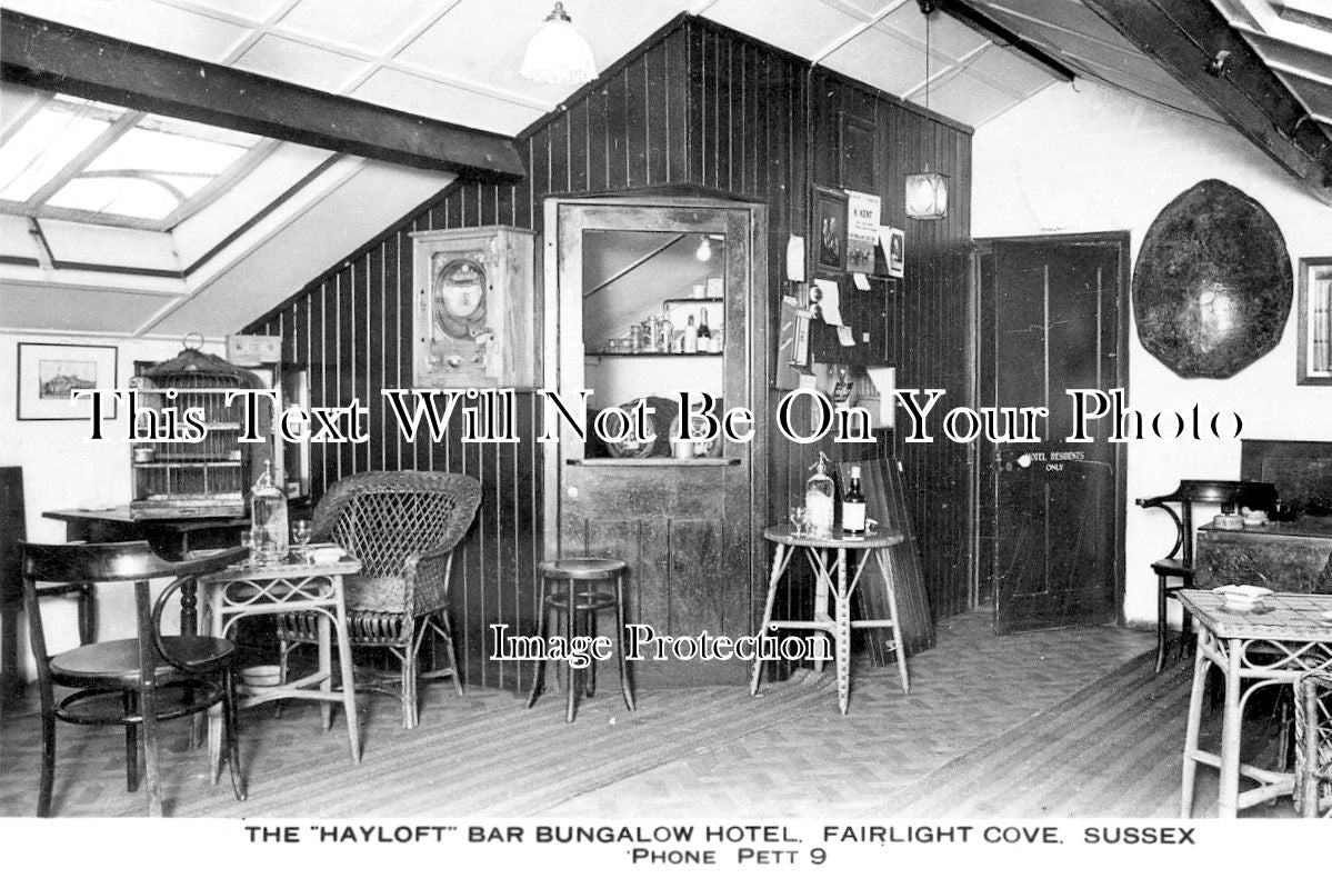 SX 3362 - The Hayloft Bar, Bungalow Hotel, Fairlight Cove, Sussex