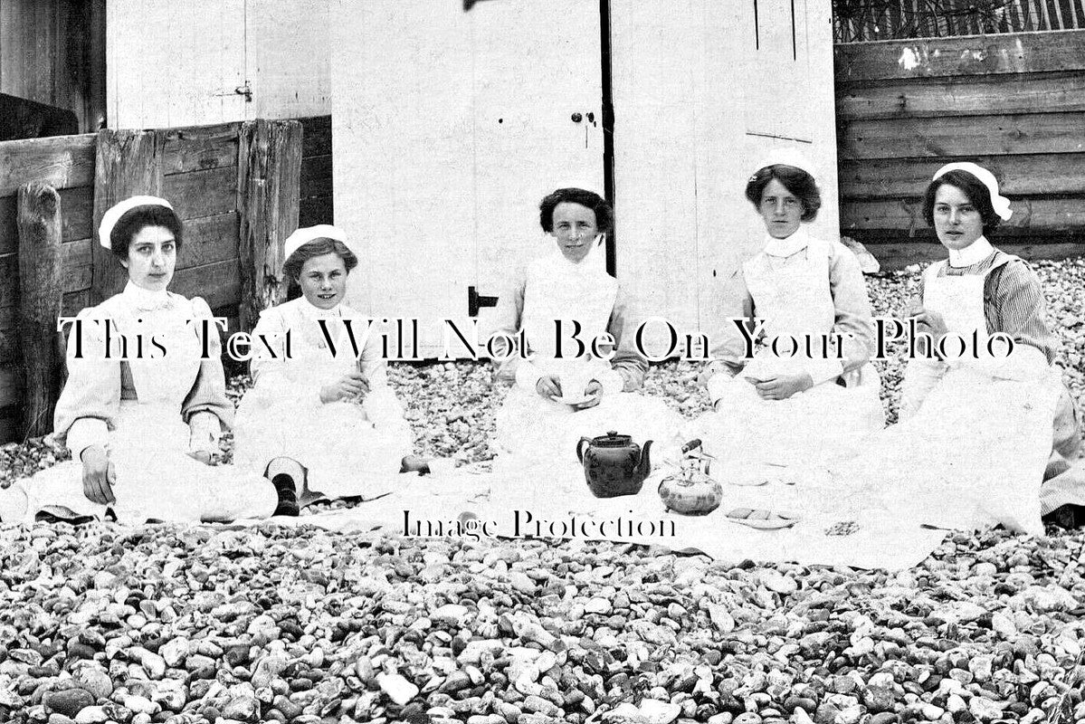 SX 3529 - Nurses Having Tea On The Beach, Bognor, Sussex