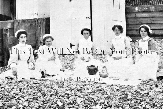 SX 3529 - Nurses Having Tea On The Beach, Bognor, Sussex