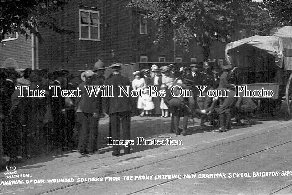 SX 3760 - Wounded Soldiers, Brighton New Grammer School, Sussex WW1