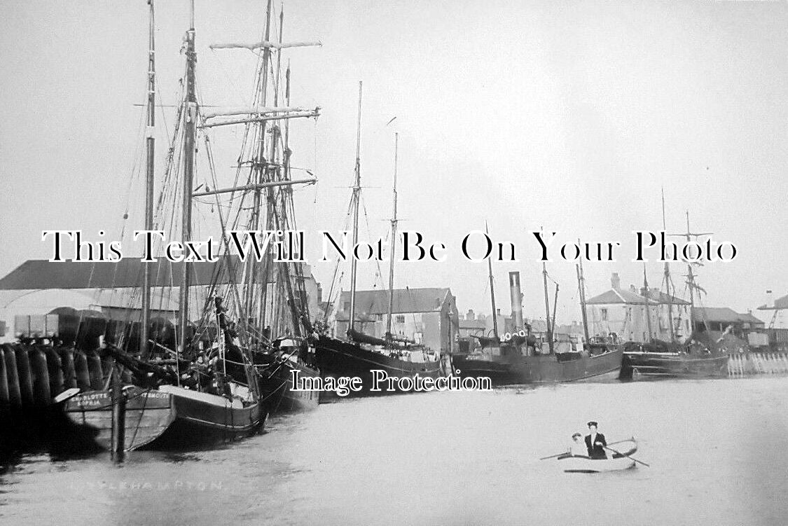 SX 424 - Ships At Littlehampton, Sussex