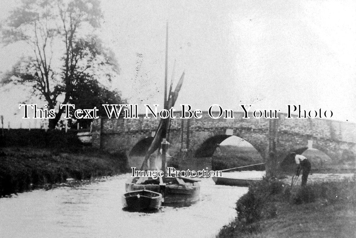 SX 452 - Bodiam Bridge, Sussex