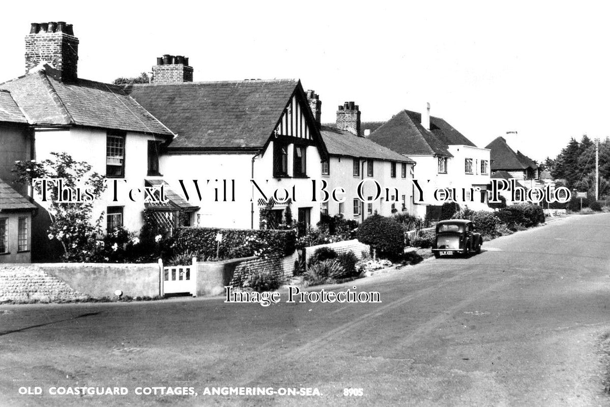 SX 4570 - Old Coastguard Cottages, Angmering On Sea, Sussex