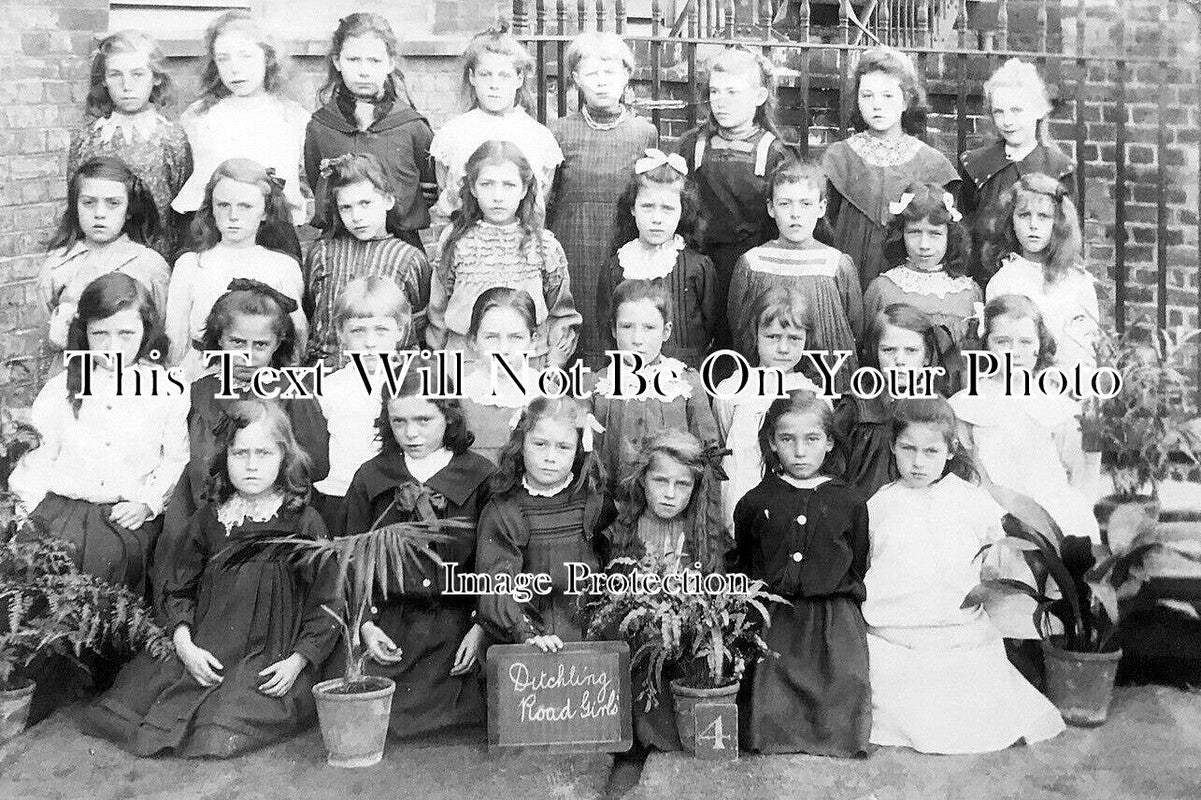 SX 4690 - Ditchling Road School Group, Brighton, Sussex c1905