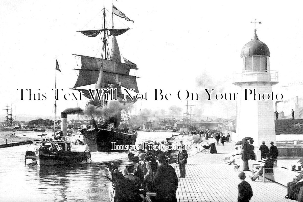 SX 4887 - Paddle Steamer Jumna & Sailing Ship, Littlehampton, Sussex