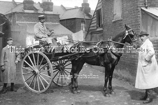 SX 507 - Martin Bros Butchers Cart, Arundel, Sussex