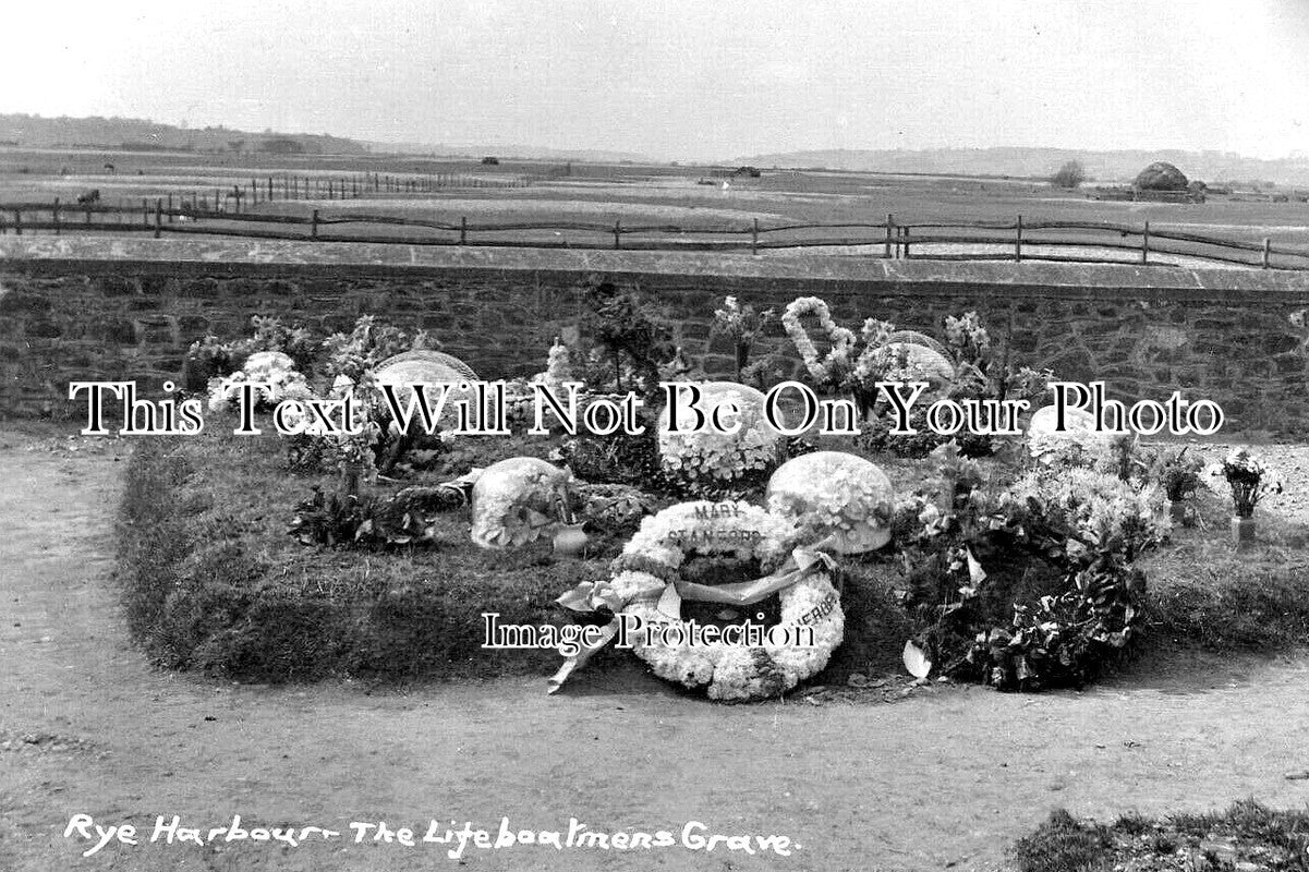 SX 5540 - The Lifeboatmens Grave, Rye Harbour, Sussex