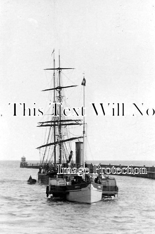 SX 563 - Harbour Steamer 'Junna' Littlehampton, West Sussex