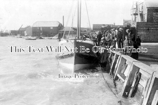 SX 724 - Lifeboat, Littlehampton Harbour, West Sussex