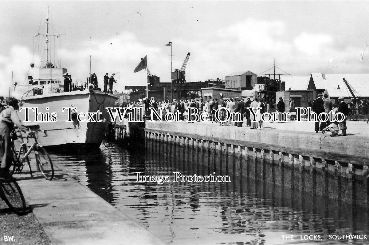 SX 821 - Naval Ship In The Locks, Southwick, Sussex