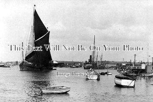 SX 93 - Spry Spritsail Sailing Barge, Littlehampton, Sussex c1915