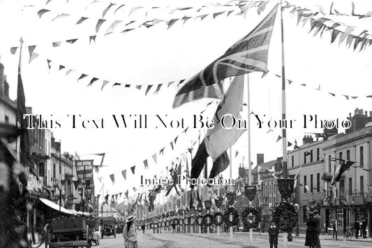 WA 1439 - Flags Decorate Main Street, Stratford On Avon, Warwickshire