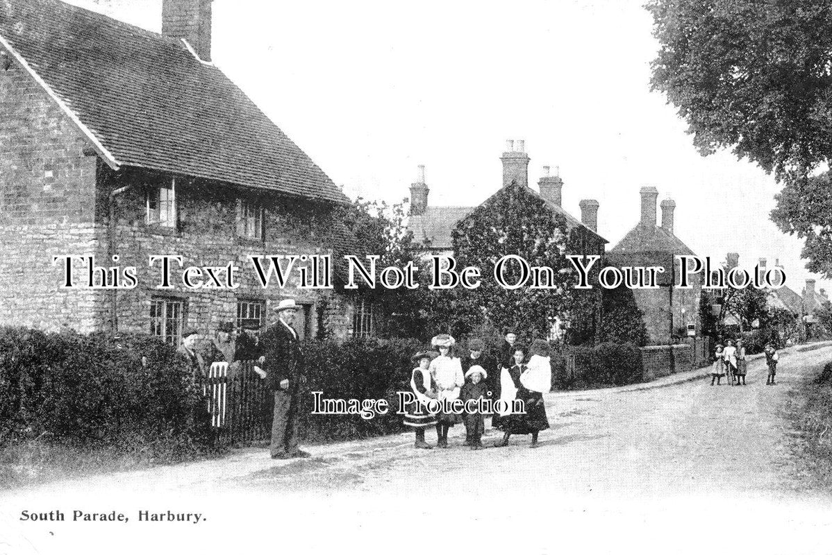 WA 1647 - South Parade, Harbury, Warwickshire c1905