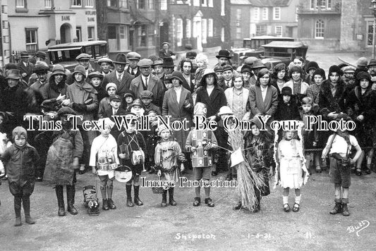 WA 1940 - Shipston Childrens Fancy Dress Parade, Warwickshire c1931