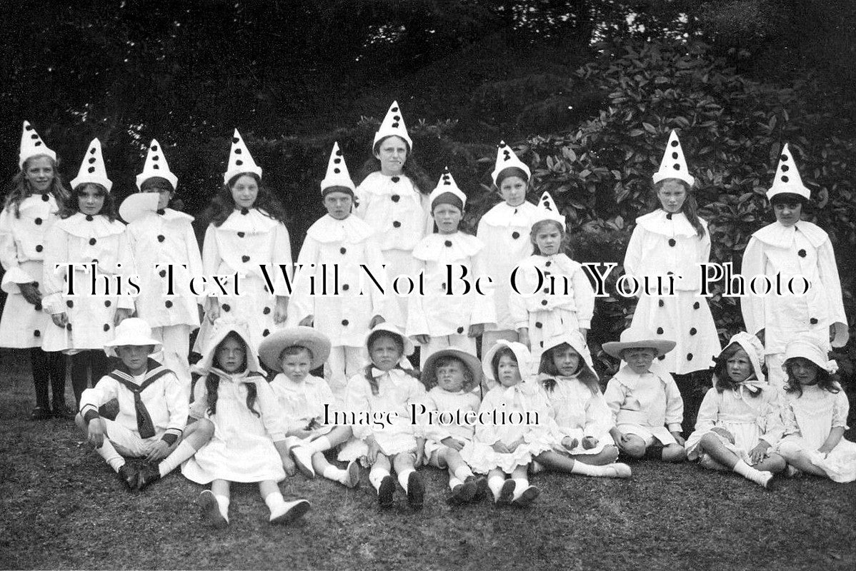 WA 2011 - Solihull Pierrot Children, Warwickshire c1911