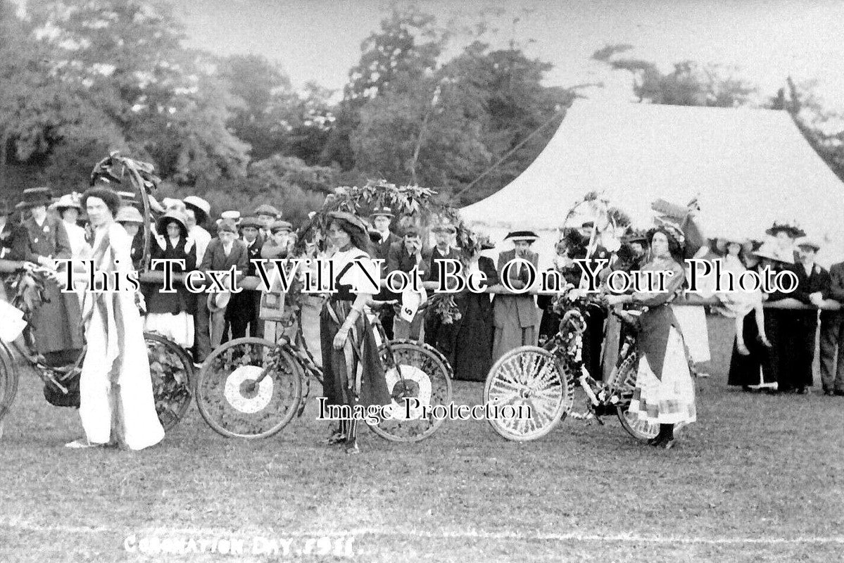 WA 2048 - Coronation Day, Stratford Upon Avon, Warwickshire 1911