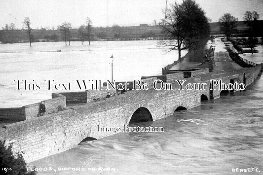 WA 2667 - Fllods At Bidford On Avon Bridge, Warwickshire