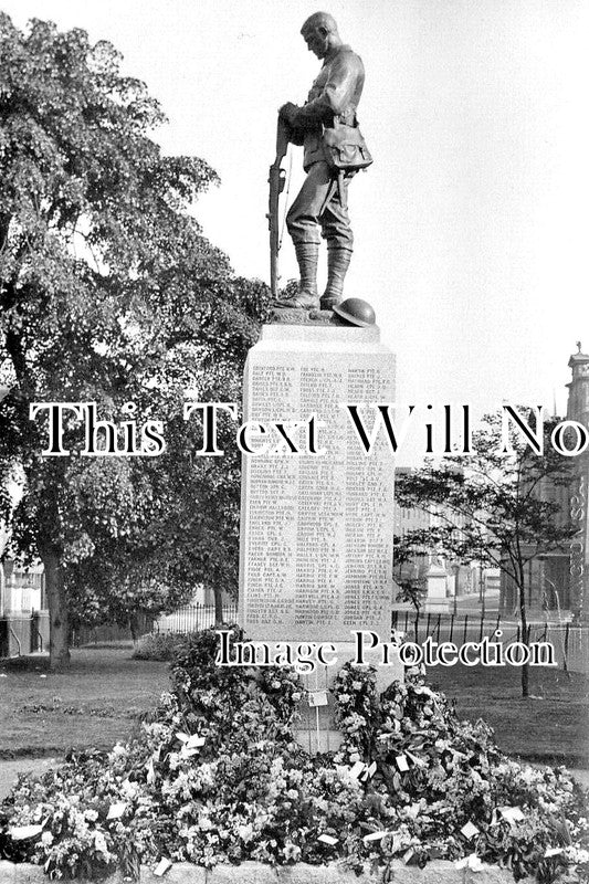 WA 2731 - Royal Leamington Spa War Memorial, Warwickshire