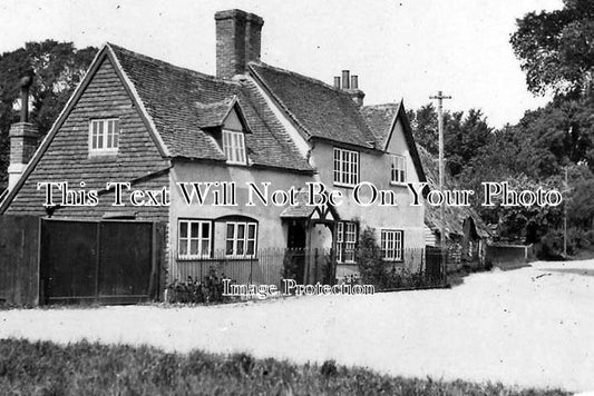 WA 444 - Rose & Crown Cottage, Long Marston, Warwickshire