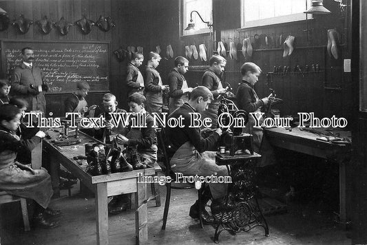 WA 89 - Inst For Deaf & Dumb, Shoemaking Class, Edgbaston, Birmingham, Warwickshire