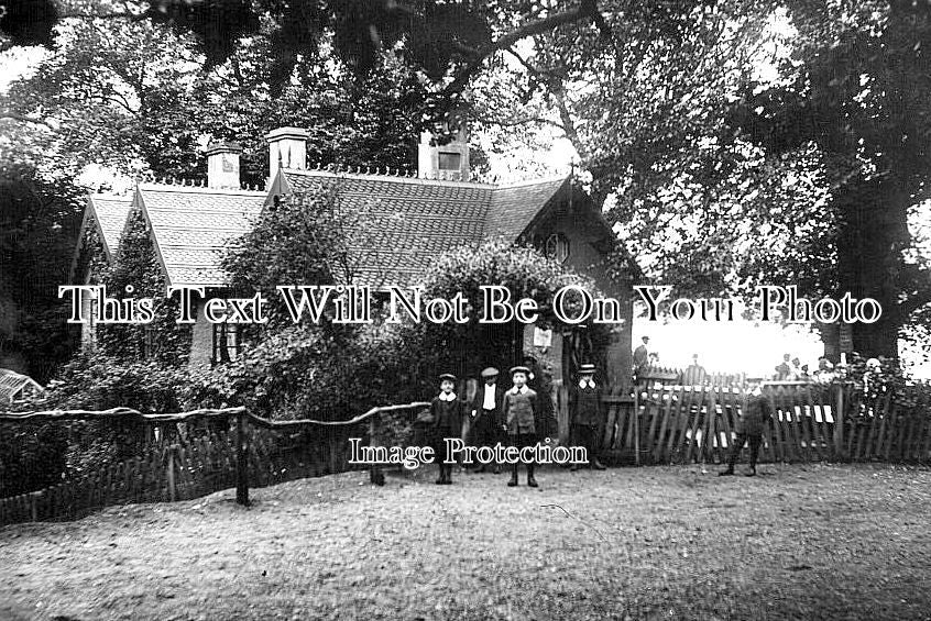 WA 941 - Bracebridge Cottage & Pool, Sutton Park, Sutton Coldfield, Warwickshire