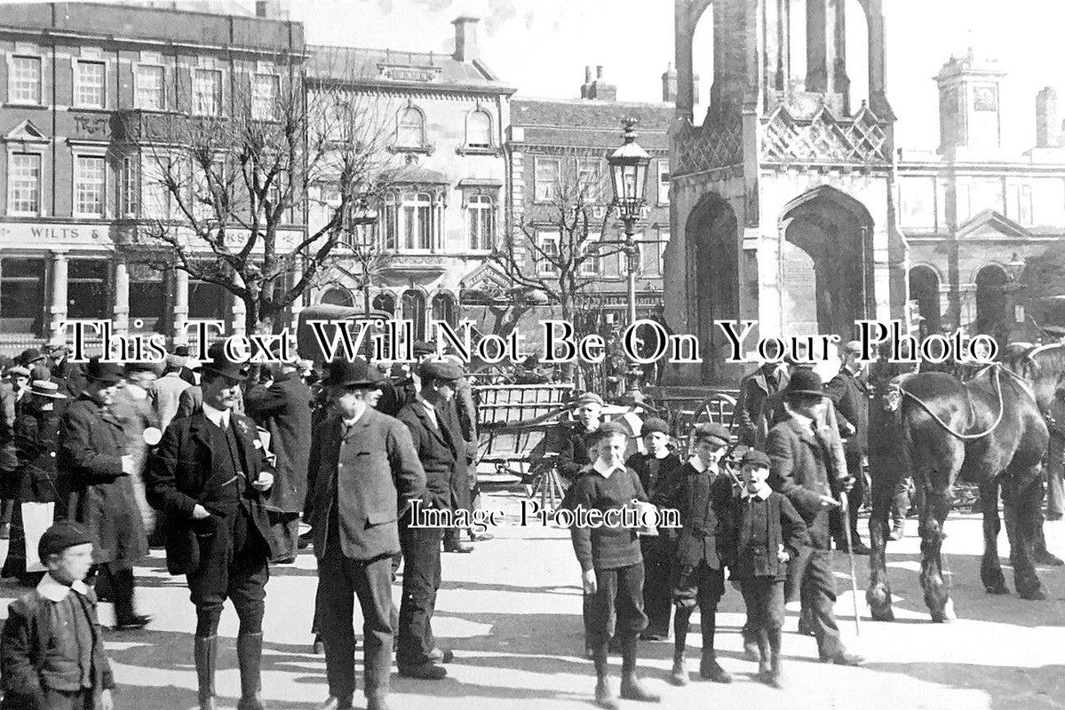 WI 1052 - The Market Place, Devizes, Wiltshire