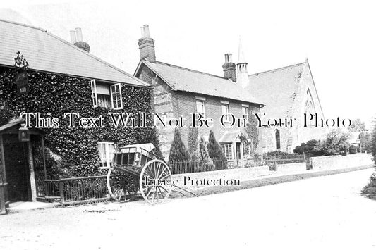 WI 1270 - The Queens Head Pub, Broad Chalke, Salisbury, Wiltshire c1913