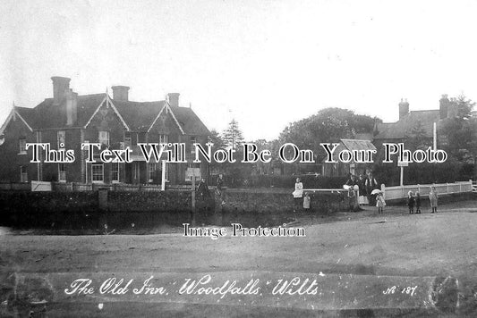 WI 1301 - The Old Inn, Woodfalls, Wiltshire c1920