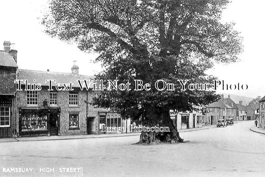 WI 1308 - High Street, Ramsbury, Wiltshire c1932