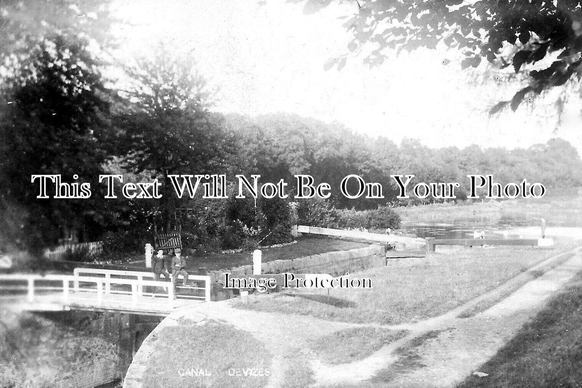 WI 1414 - Canal & Lock At Devizes, Wiltshire c1907