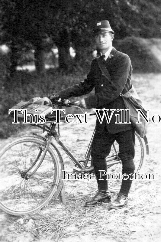 WI 1645 - Marlborough Postman & Bicycle, Wiltshire