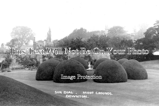 WI 1674 - Sun Dial, Moot Grounds, Downton, Wiltshire c1931