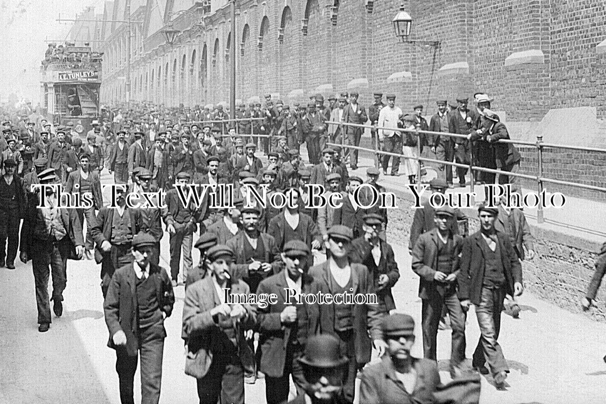 WI 1836 - Great Western Railwaymen, Swindon, Wiltshire