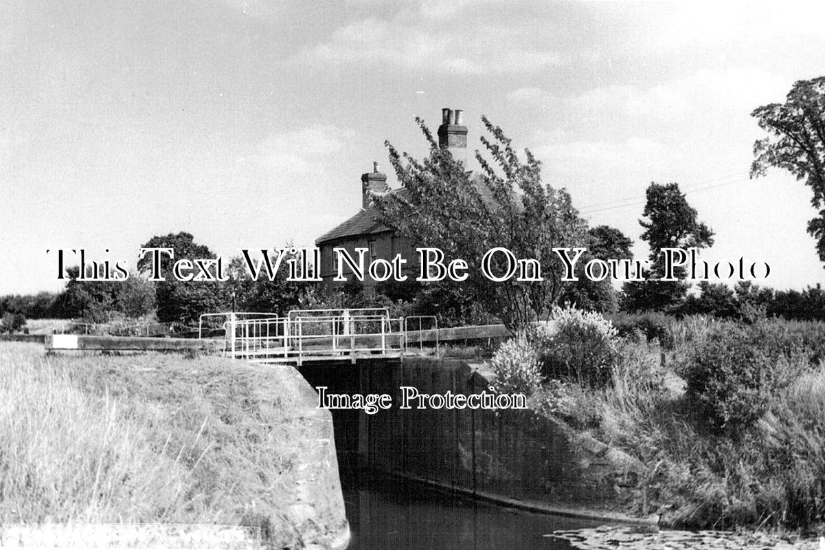 WI 440 - The Canal Locks, Semington, Melksham, Wiltshire c1910 – JB Archive