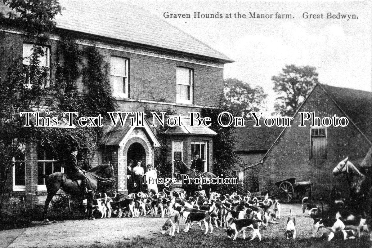 WI 718 - Graven Hounds At The Manor Farm, Great Bedwyn, Wiltshire
