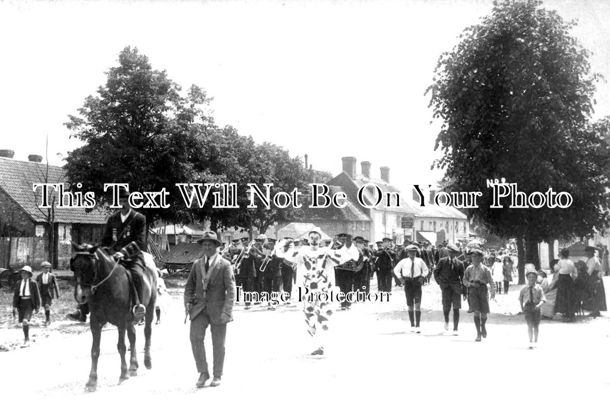 WI 810 - Ludgershall Procession, Wiltshire
