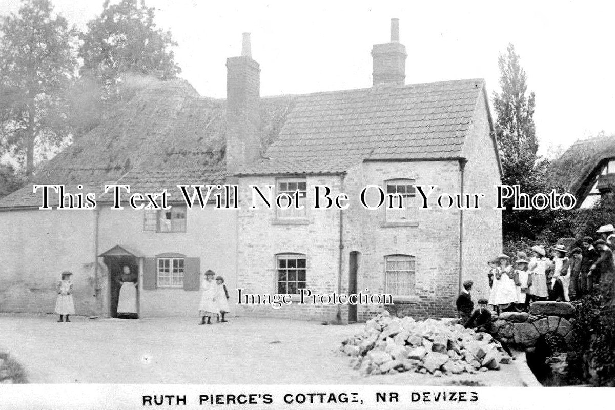 WI 829 - Ruth Pierces Cottage, Devizes, Wiltshire c1908