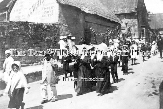 WI 848 - Tisbury Peace Carnival, Wiltshire