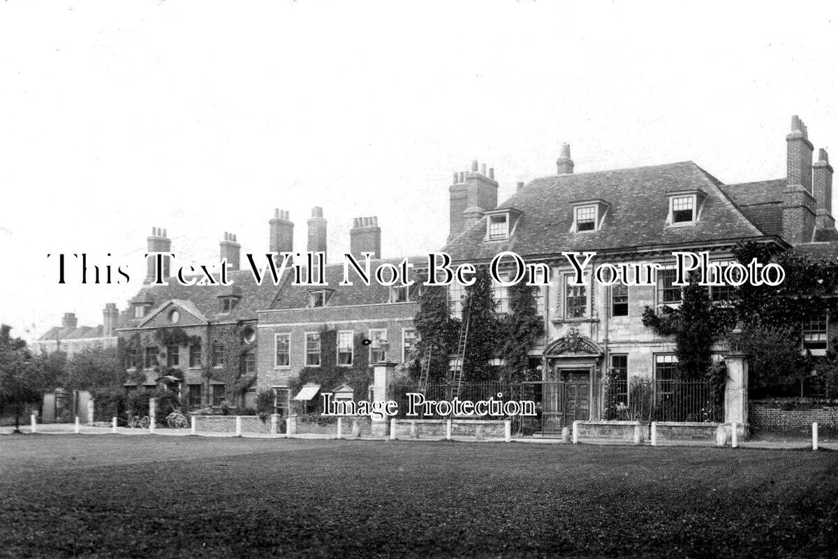 WI 890 - In The Close, Salisbury, Wiltshire