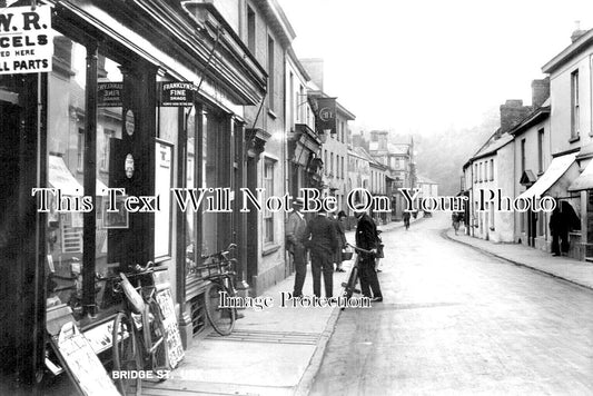 WL 1142 - Bridge Street, Usk, Wales