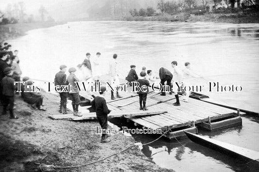 WL 1185 - School Boat Crew, River Wye Near Monmouth, Wales c1904