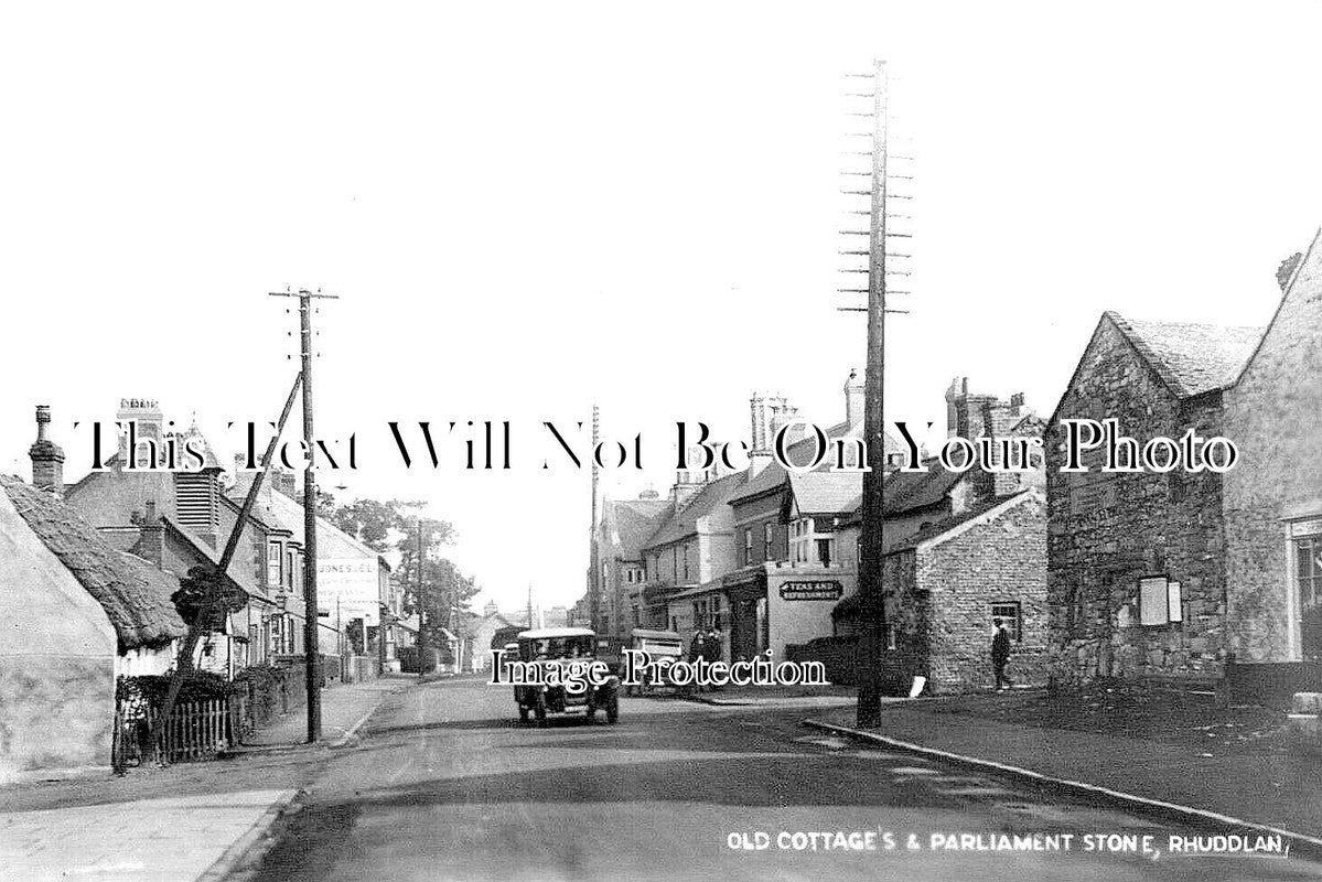 WL 1260 - Old Cottages & Parliament Stone, Rhuddlan, Wales