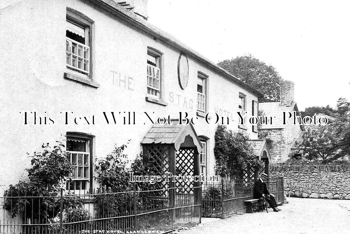 WL 1292 - The Stag Hotel, Llangerniew, Wales
